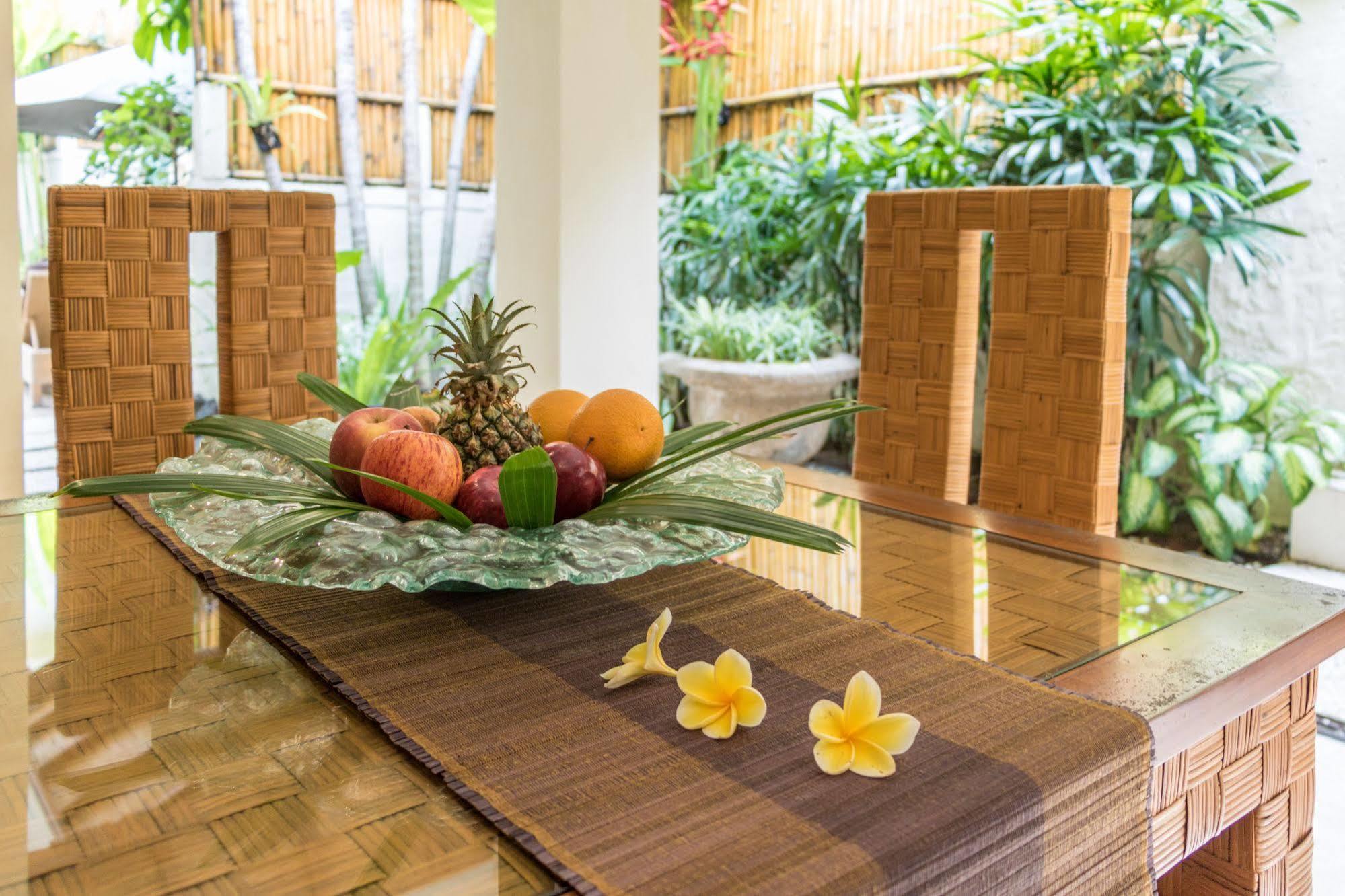 Villa Seriska Seminyak Buitenkant foto