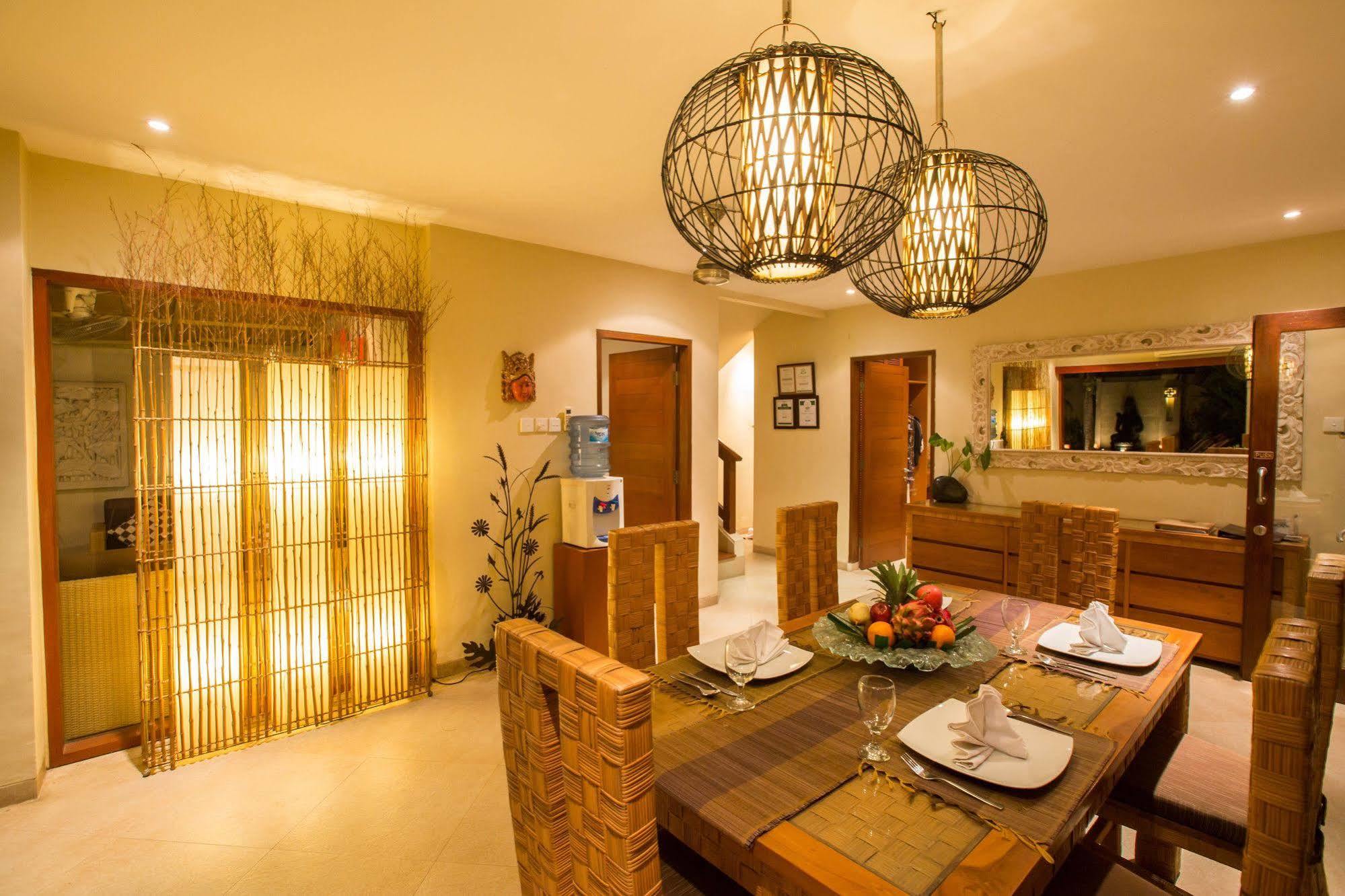 Villa Seriska Seminyak Buitenkant foto