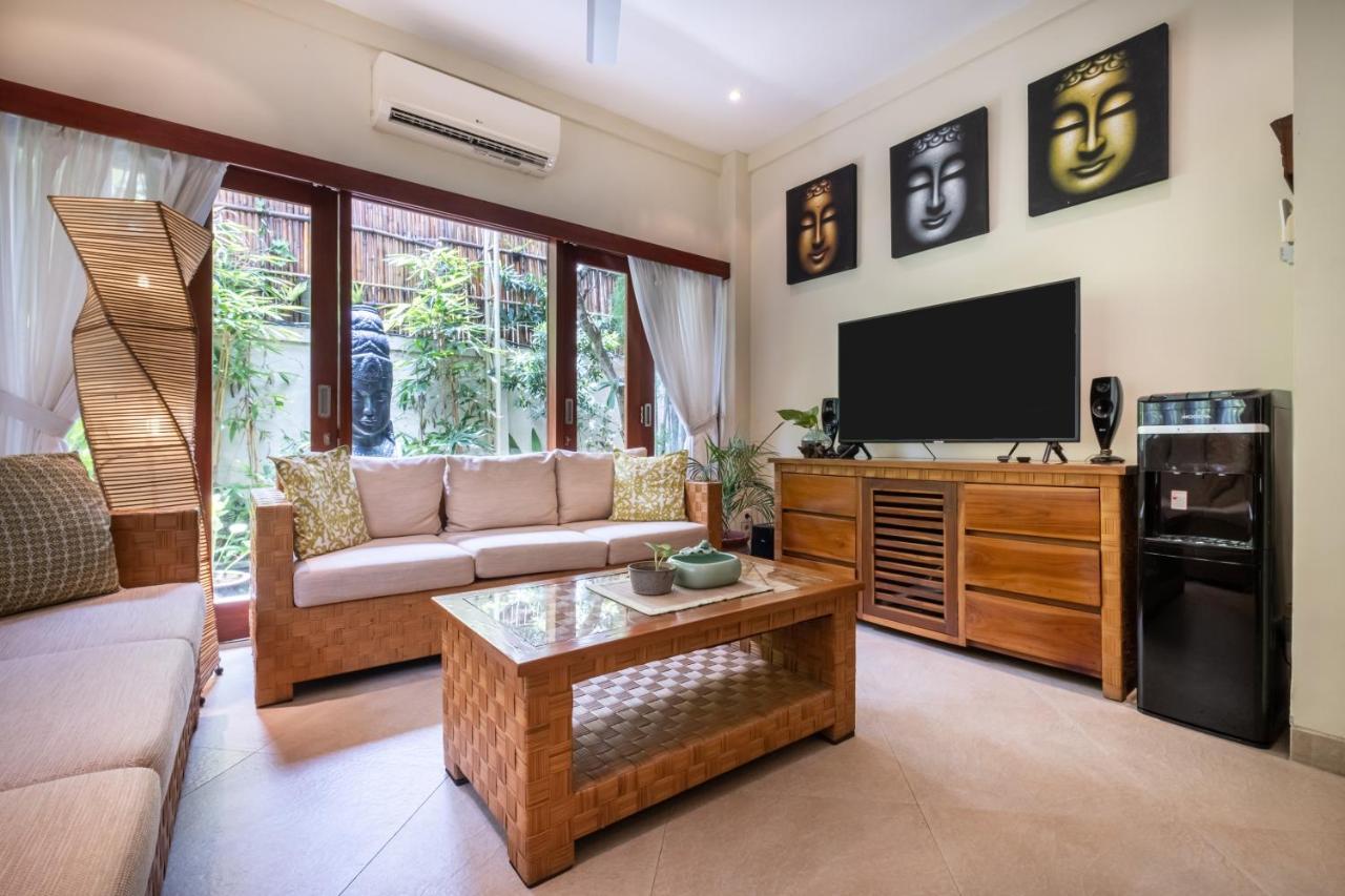 Villa Seriska Seminyak Buitenkant foto